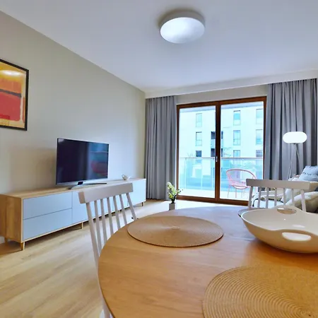 Jasny 3city W Gdansku Z Parkingiem By Renters Appartement Gdańsk